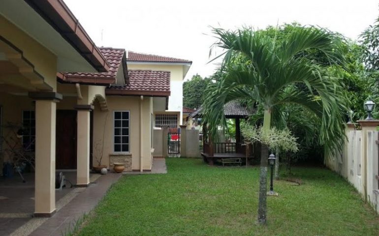 Taman Lestari Putra 2 story house for sale, Seri Kembanagn