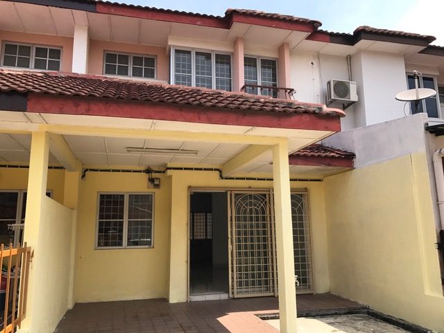 Puchong Utama 2 story house for rent Selangor