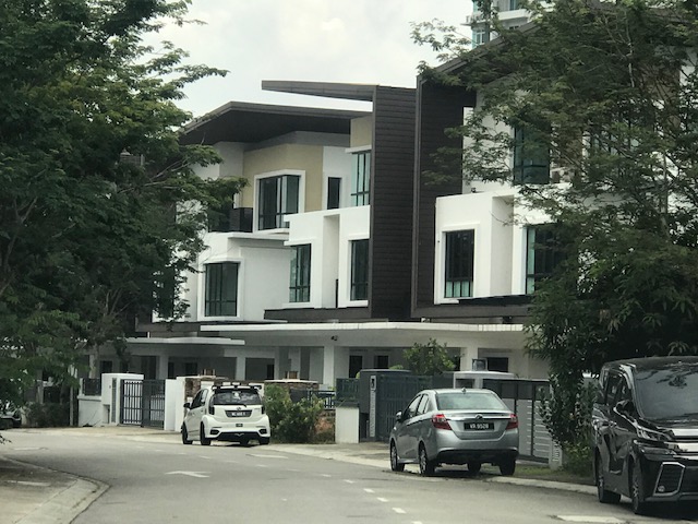 Akira Puchong Selangor semi detached house for Sale or Rent