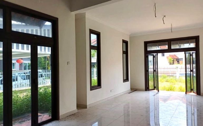 BK9 Bandar Kinrara Puchong, Bungalow House for sale