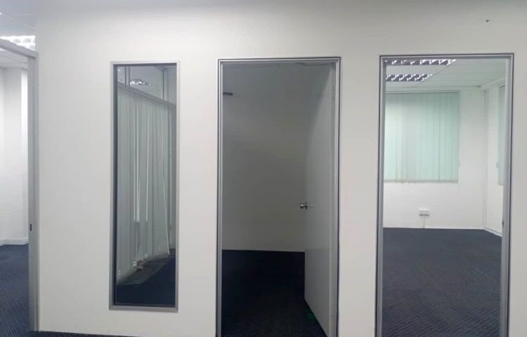 Office for rent Puchong with Partition rooms ready @ Bandar Puteri