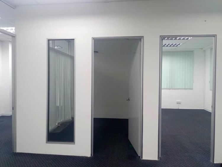 Office for rent Puchong with Partition rooms ready @ Bandar Puteri Office for rent Puchong with Partition rooms ready @ Bandar Puteri