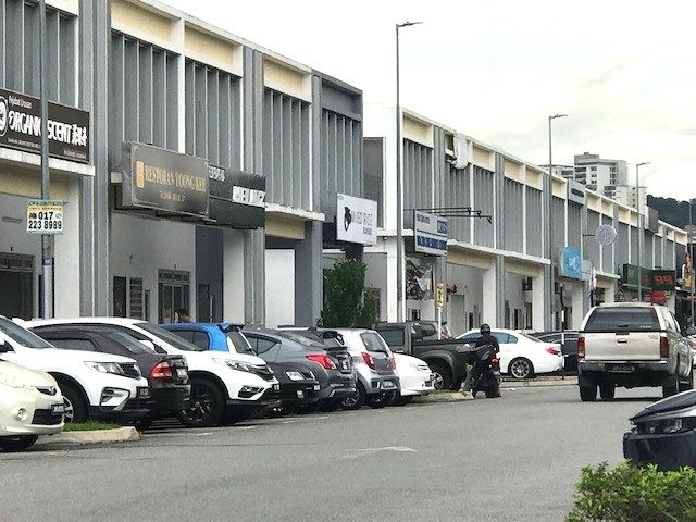 Bandar Metro Puchong 1.5 story shop for rent 47100 Puchong Bandar Metro Puchong 1.5 story shop for rent 47100 Puchong