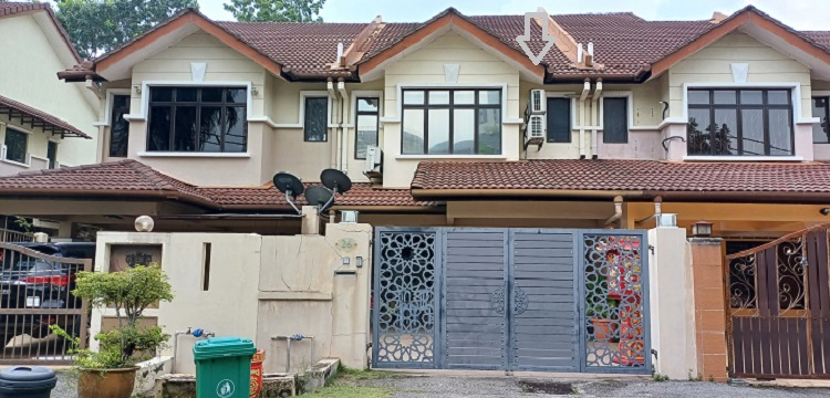 Puchong hartamas 2 story terrace house in auction