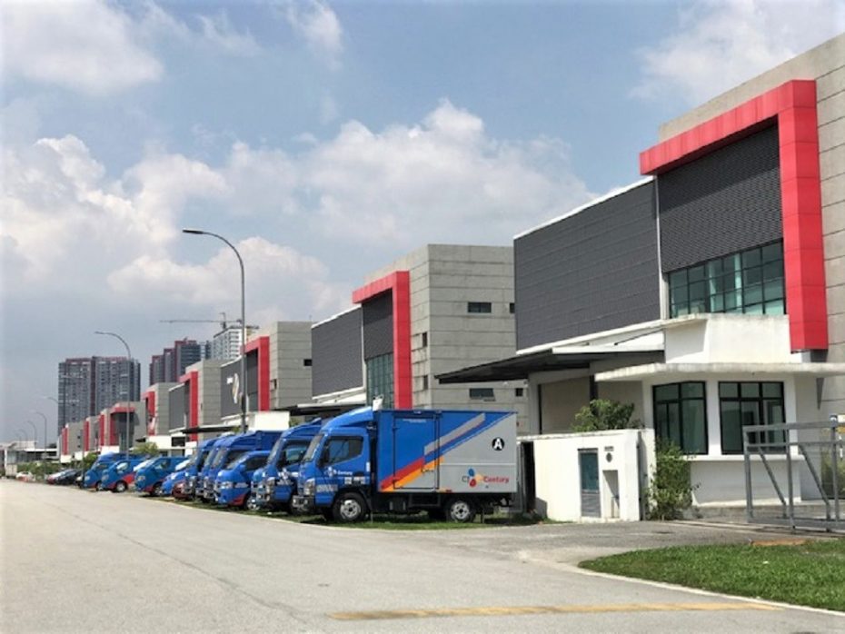 Detached factory, warehouse, office and showroom for rent